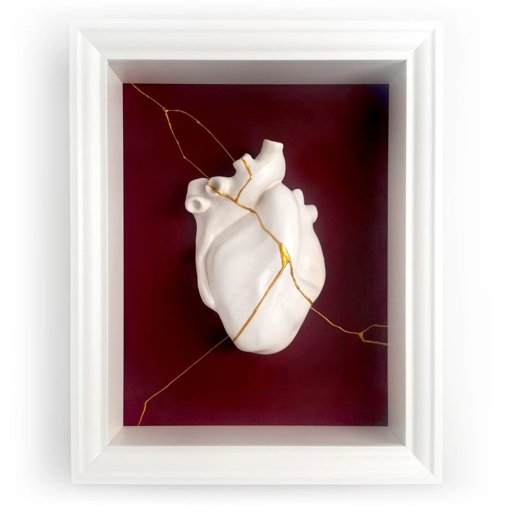Cuore Anatomico Kintsugi Bianco con Cornice Amaranto