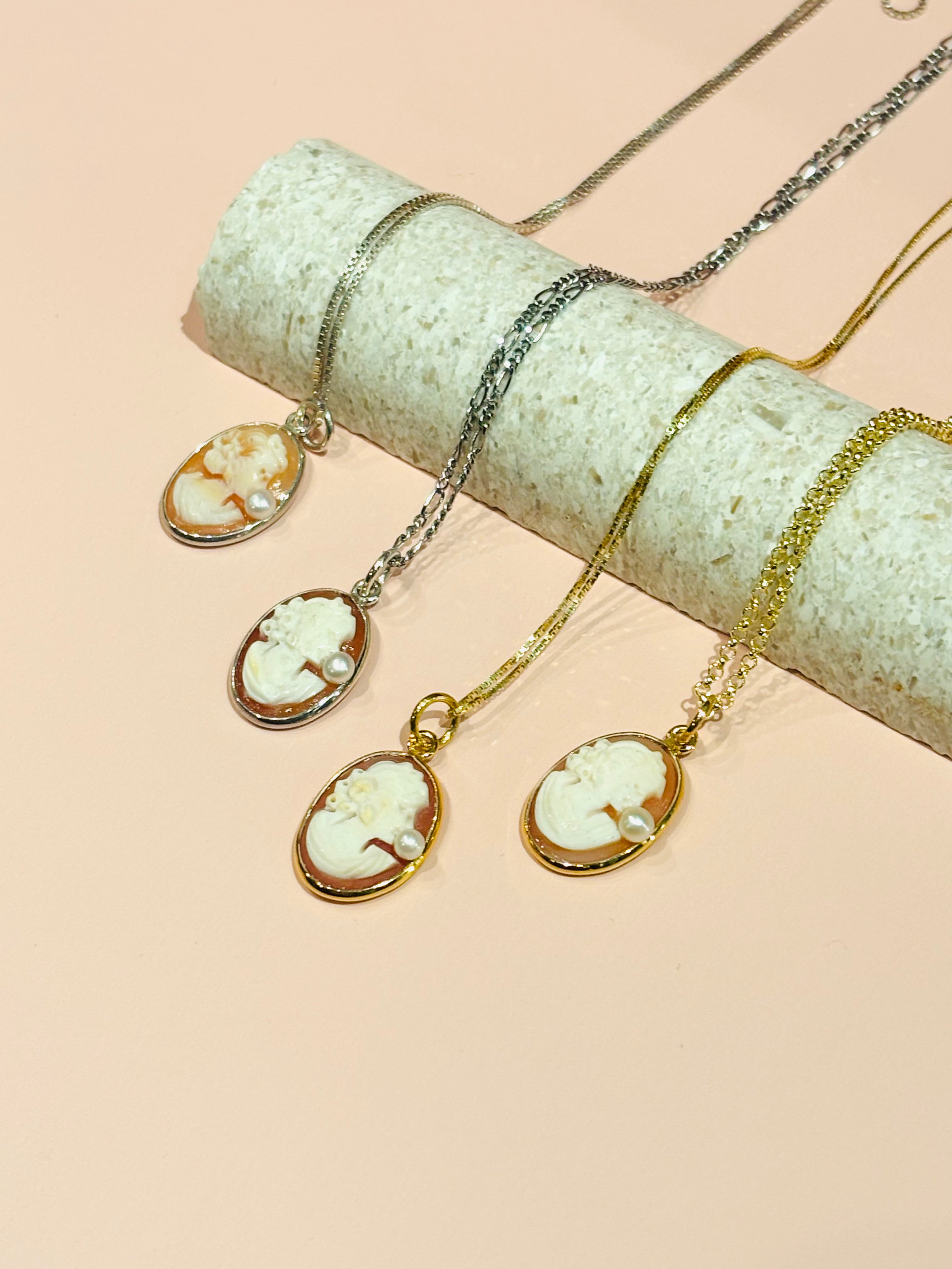 BUBBLE GIRL – Collana Cammeo Piccolo