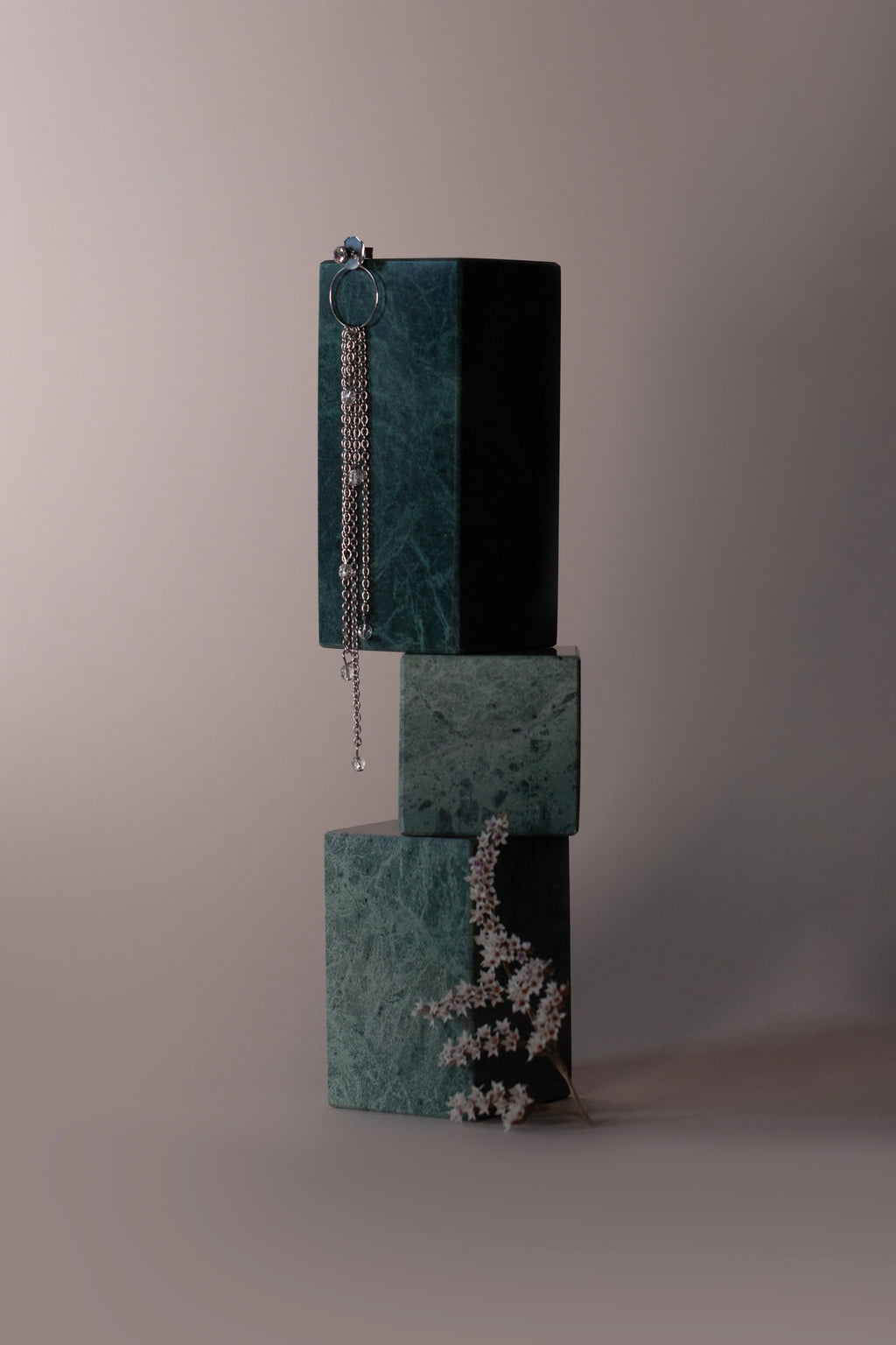 Orecchino “Cascata Essenziale”