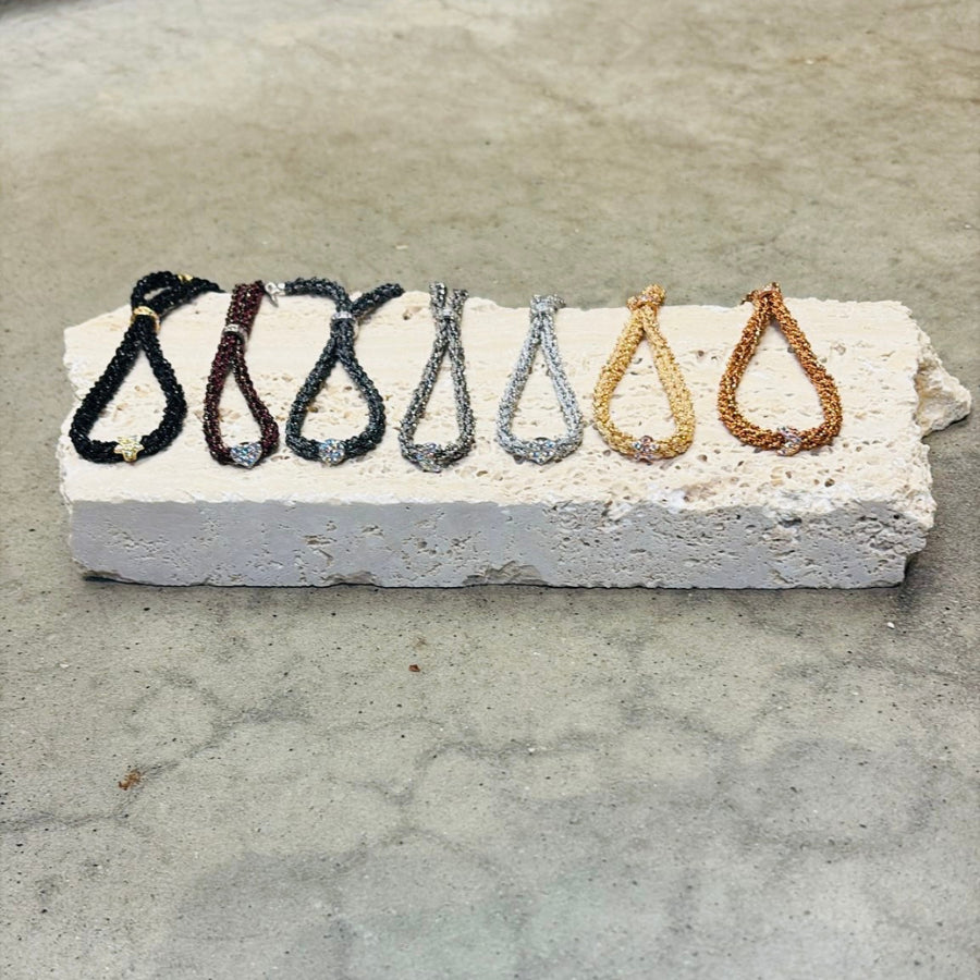 Bracciale in Argento e Seta all’Uncinetto – Eleganza Leggera